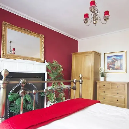 Altido Perfect Location - Stylish 2Bd Rose St Apartment-3