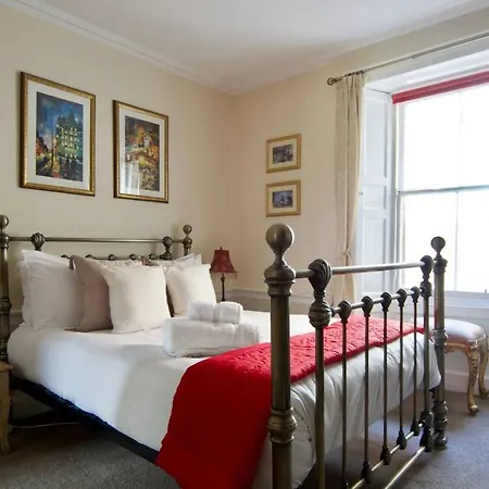 Altido Perfect Location - Stylish 2Bd Rose St Apartment-2