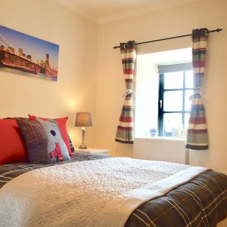 Gorgeous 2 Bedroom Apartment In Converted Church-2
