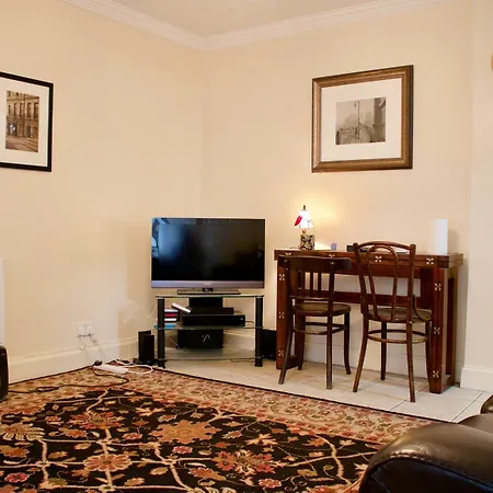 Comfortable Studio In The Heart Of Old Town! Sale!-2