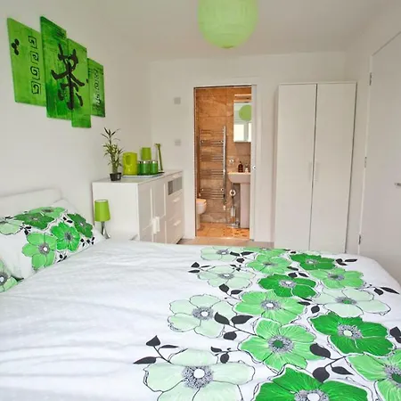 Gala Rooms Homestay - Free Parking-3