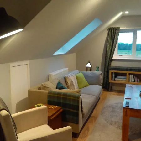 Lowood Cottage-3