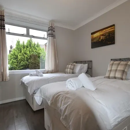 Sighthill 3 Bedrooms With Private Garden-3
