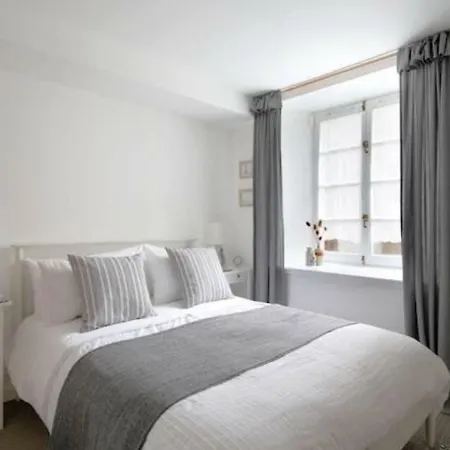 The Cooperage Apartment No 6, The Shore-3