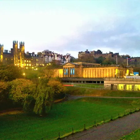 Bespoke Tours Scotland Accommodation @ Morrison Street-3