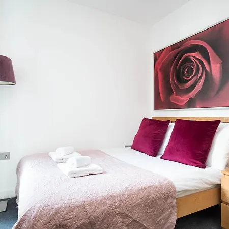 Quartermile Central Apartment-2